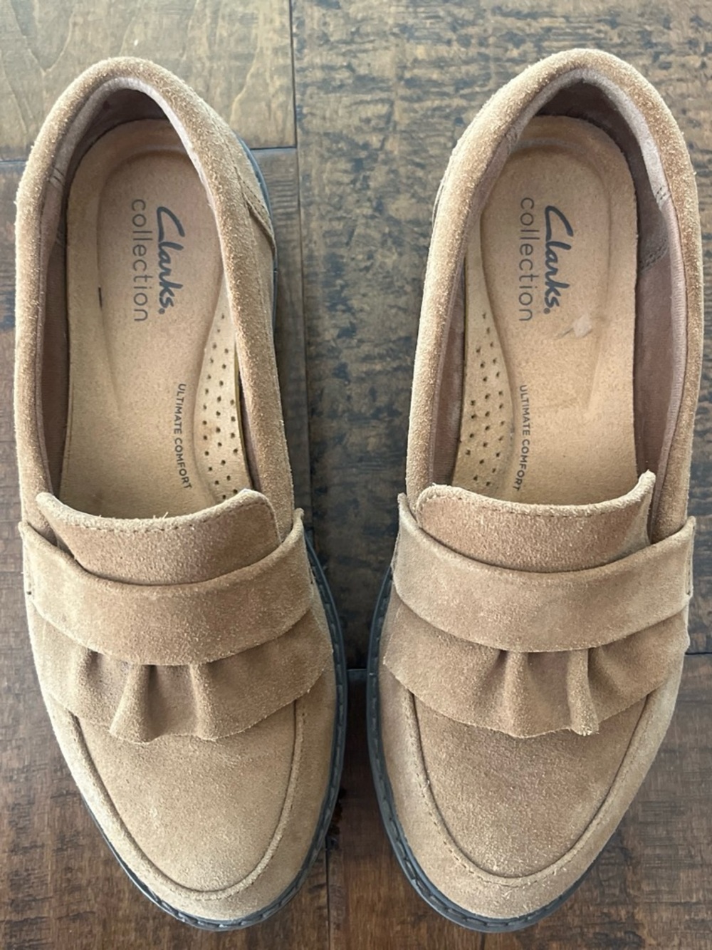 Clarks Collection Airabell dark khaki tan suede slip on comfort loafers. Sz. 7.5